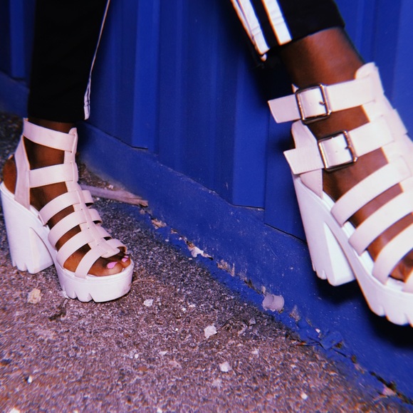 Baby pink sandal/ heel 🌸 - Picture 2 of 3